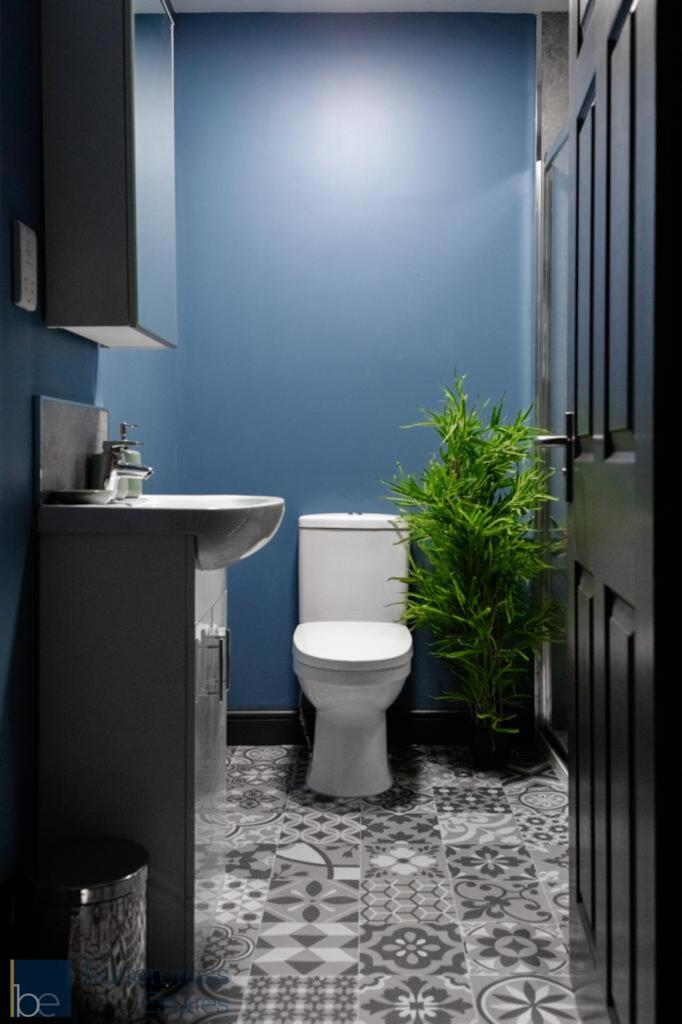Upstairs bathroom