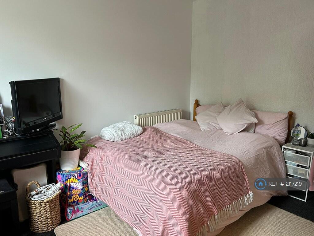 Bedroom 3 - 2