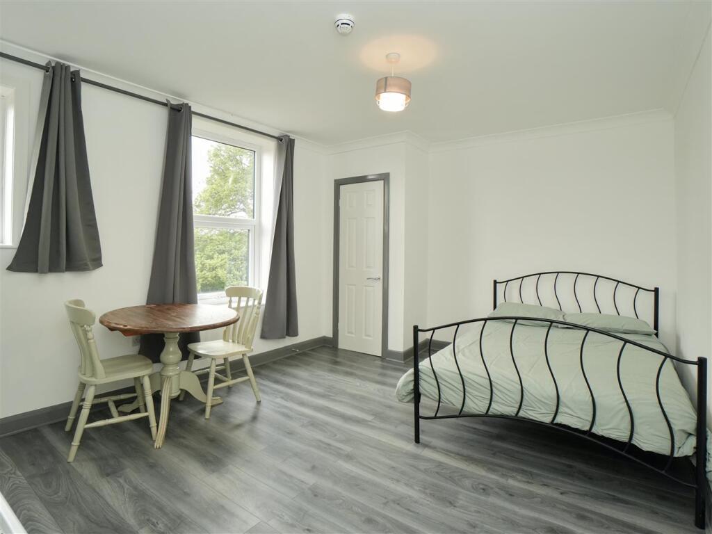 Open Plan Living/Bedroom