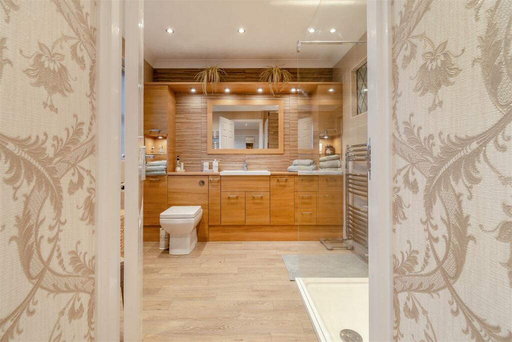 8576940-interior46.jpg