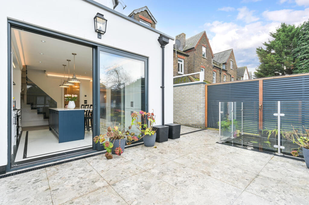 Finchley Road, London