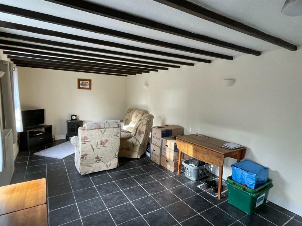 Sitting room..jpg