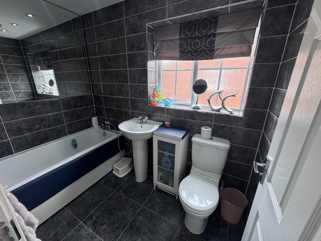 5 Somerton Road  Bathroom