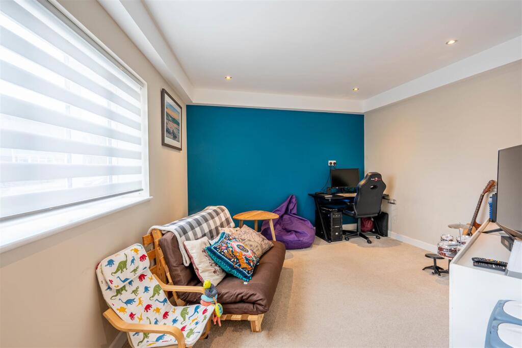 Pomeroy Road 140-20.jpg