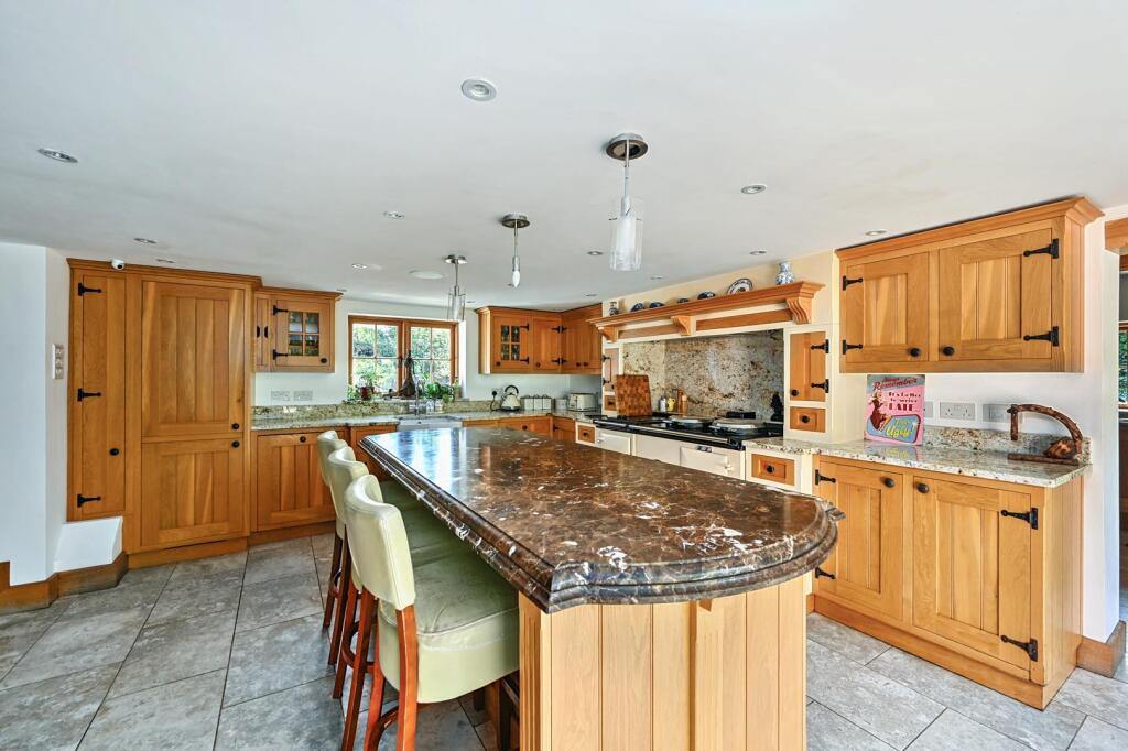 Tickham Cottage ME90HS (2).jpg