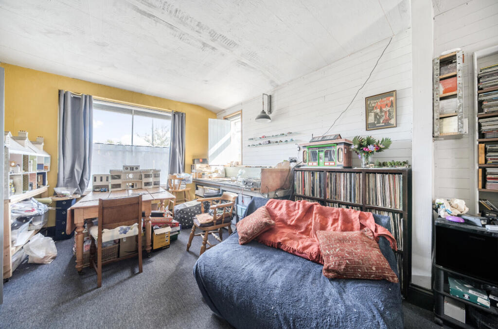 1347473-11-68b5d6...