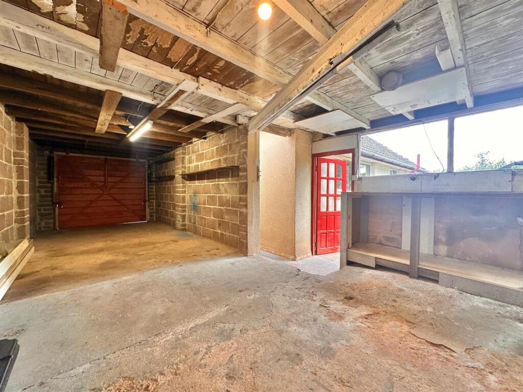 Garage &amp; Workshop