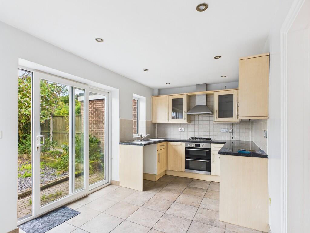 CAM03582G0-PR0124...