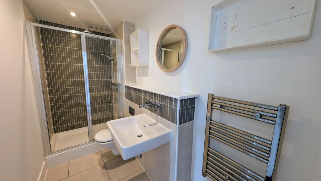 En Suite 2