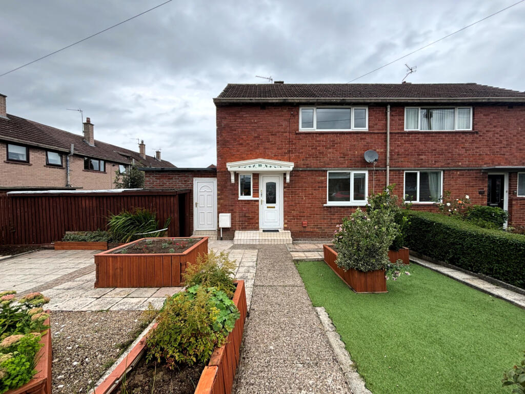 Beautifully presented 2 Bedroom house available t