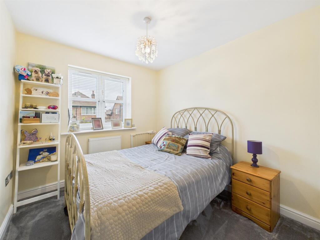 Bedroom: