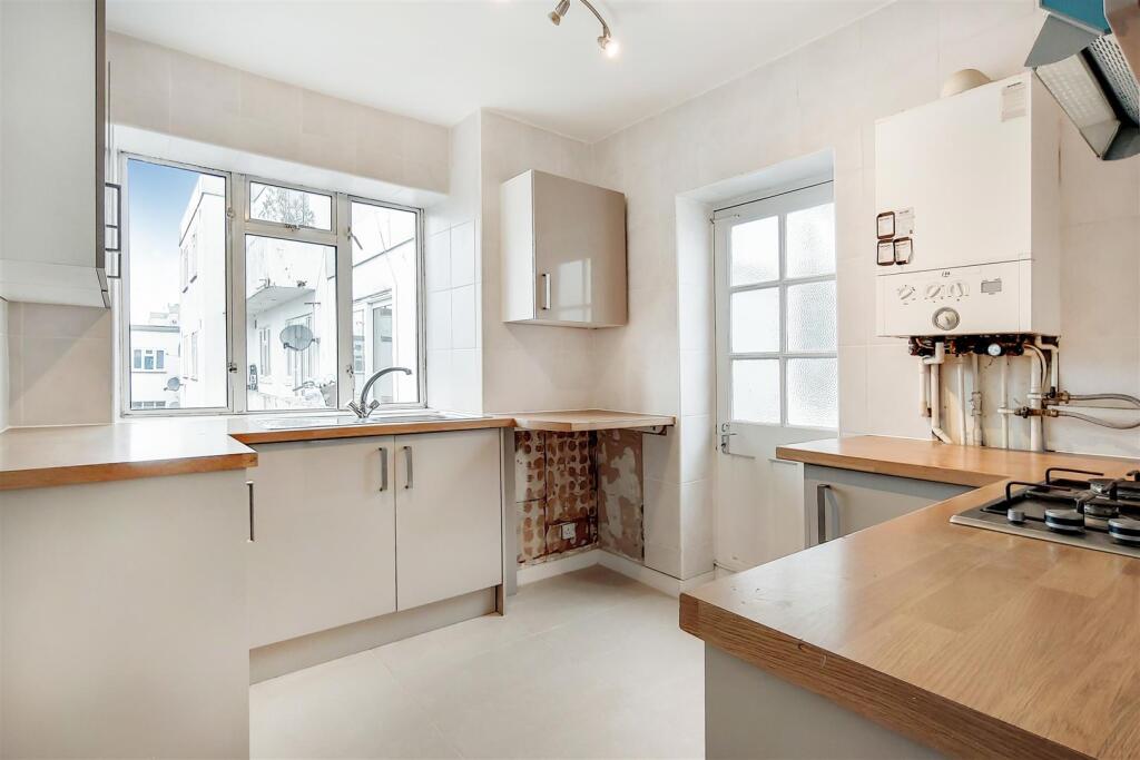 2_Kitchen-1.jpg