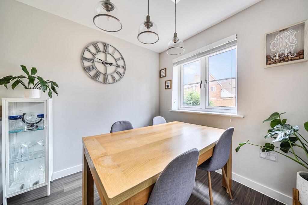 Kitchen/Dining Room (3)