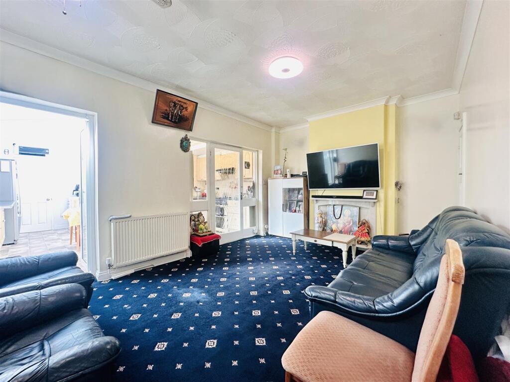SITTING ROOM
