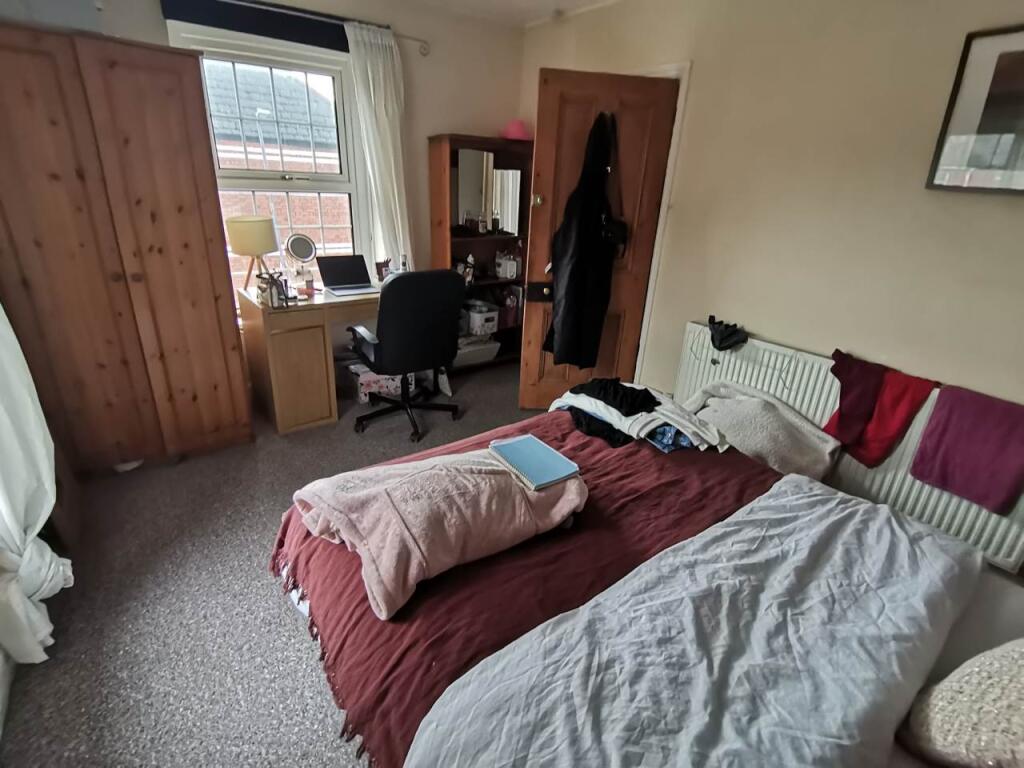 First Floor Front Be