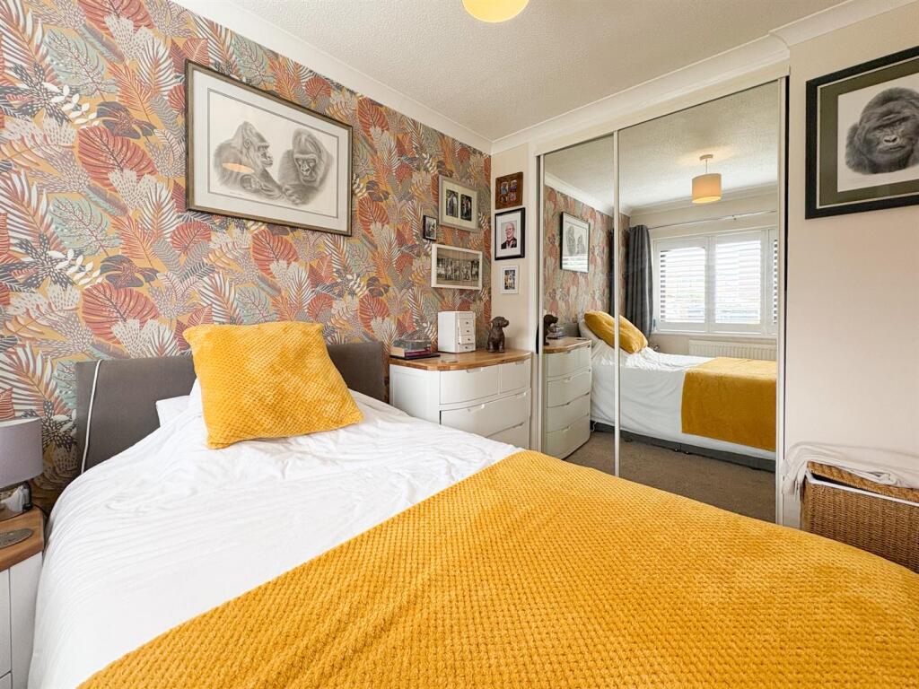 Bedroom..jpg