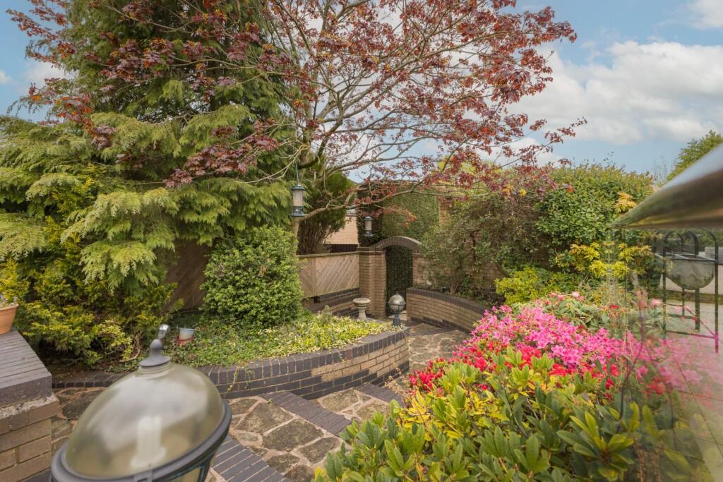 GARDEN 1