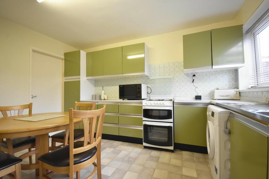 Kitchen 2-min