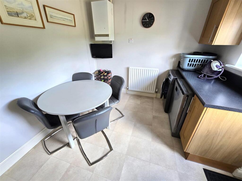 Utility/Breakfast Room