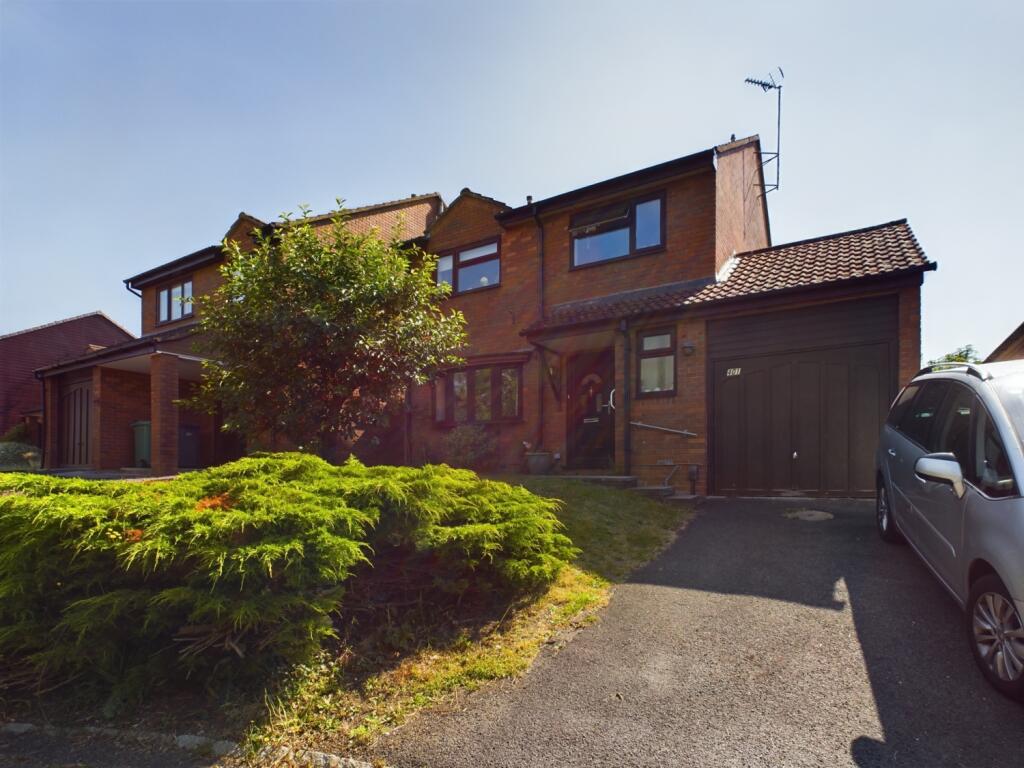 CAM03052G0-PR0033-STILL009