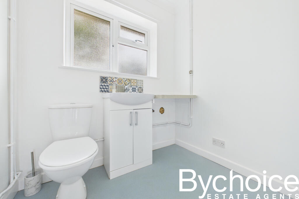 CAM05454G0-PR0060-STILL010