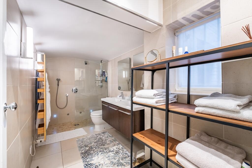 En-Suite Shower