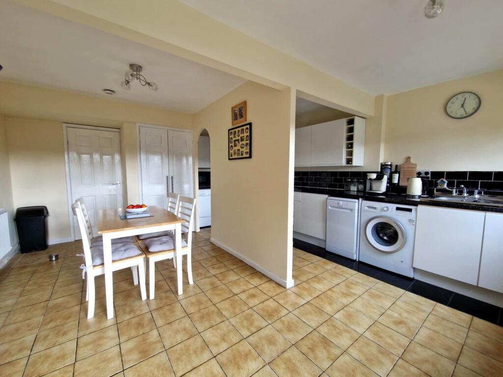 Kitchen/dining area