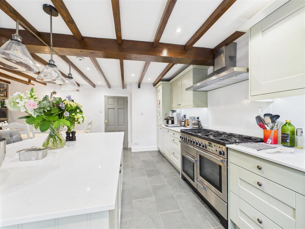 KITCHEN/ DINER