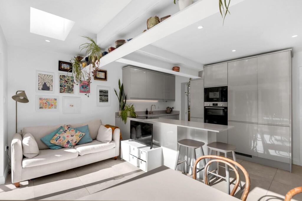 Kitchen/Reception