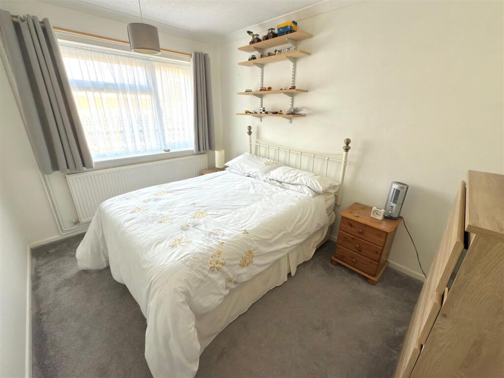 BED 2.jpg