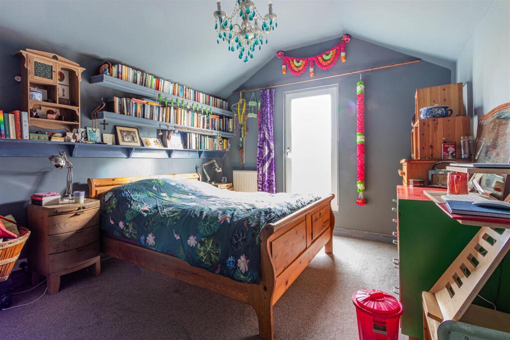 Romilly Crescent 31-13.jpg