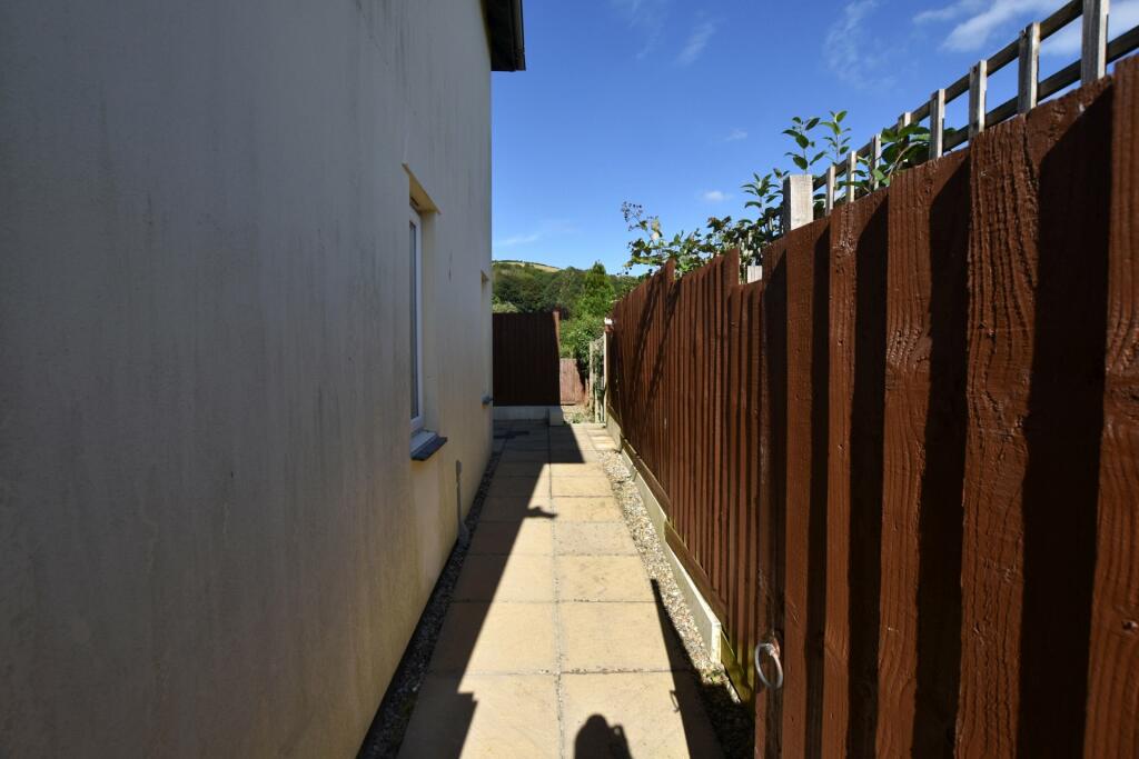 Gate and Path