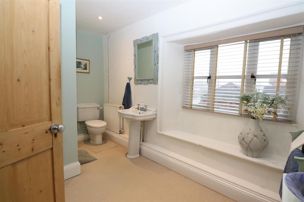 Bedroom 1 - Ensuite