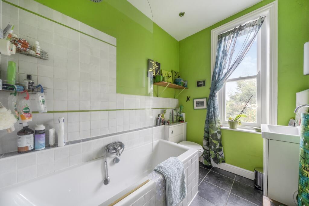 1364083-6-68ee50f81d0f1