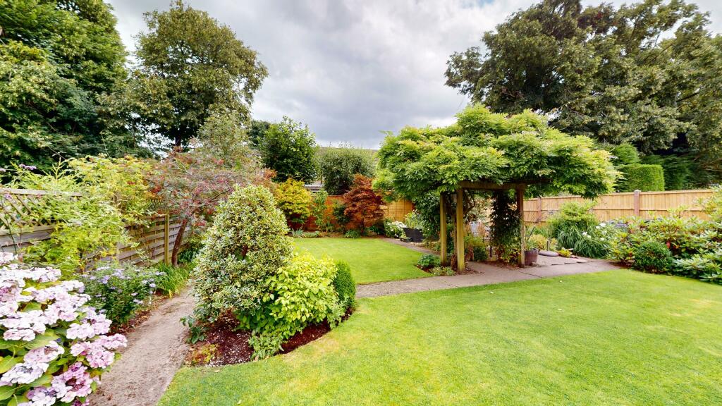 12-St-Helens-Gardens-08072024_164334