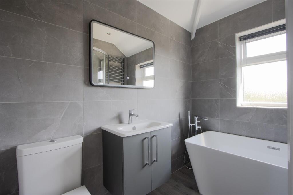 Re-Fitted Family Bathroom