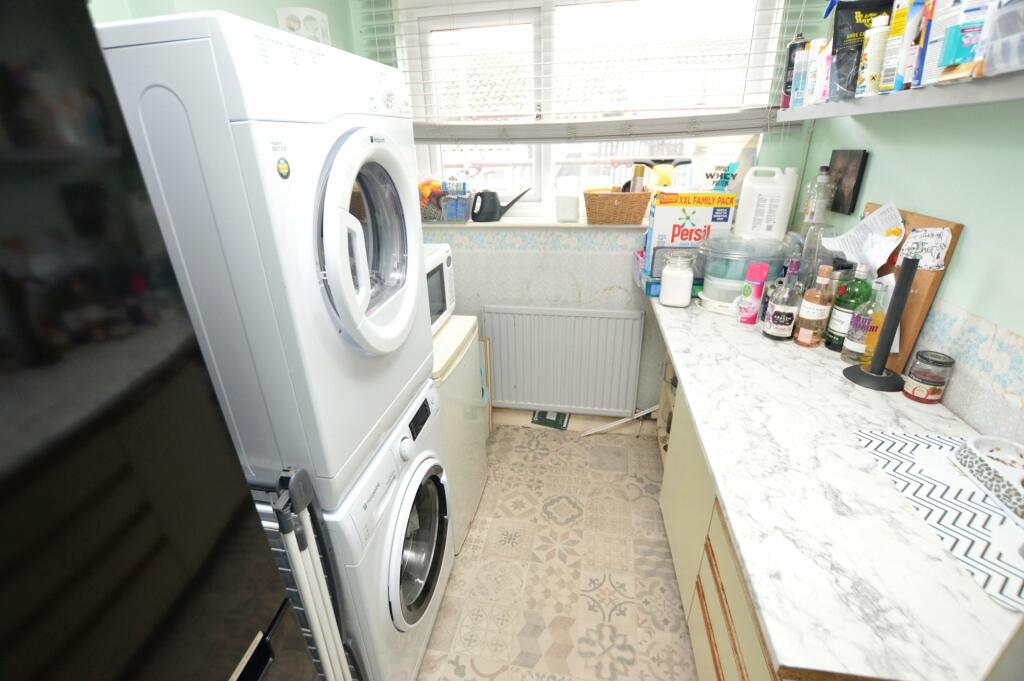 Bedroom/Utility Room