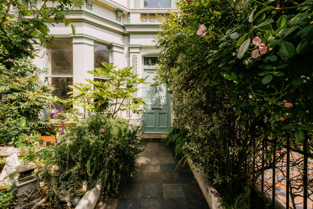 Croft-StLeonards-LondonRoad-Exterior-2