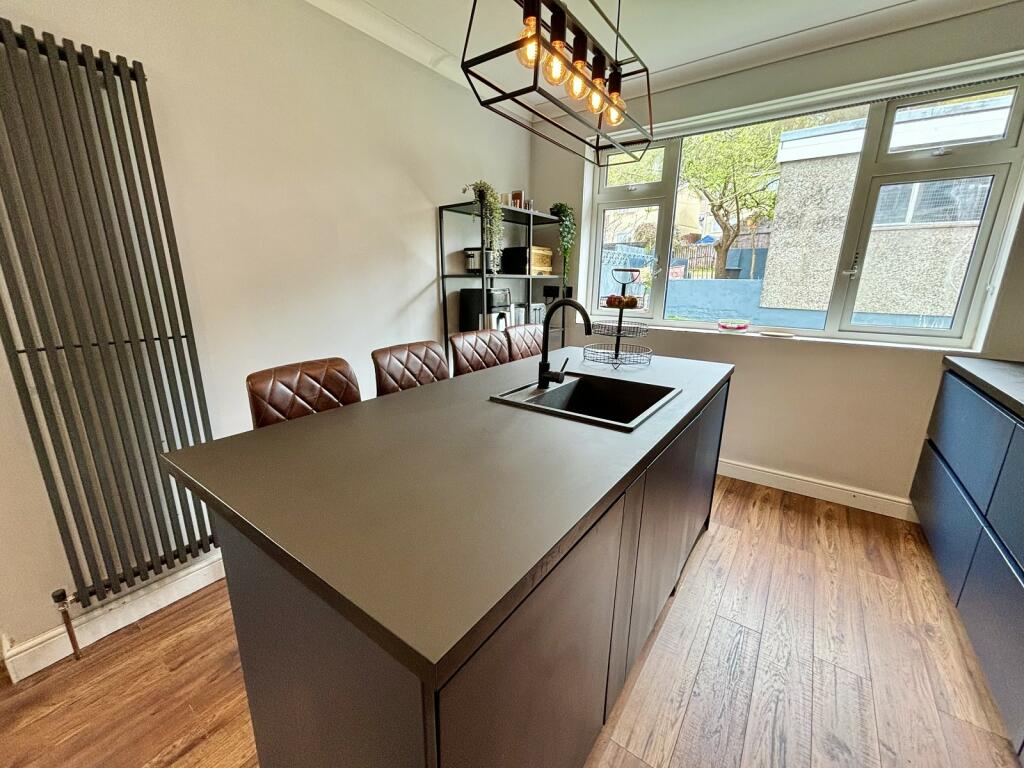 Kitchen / Breakfast Room