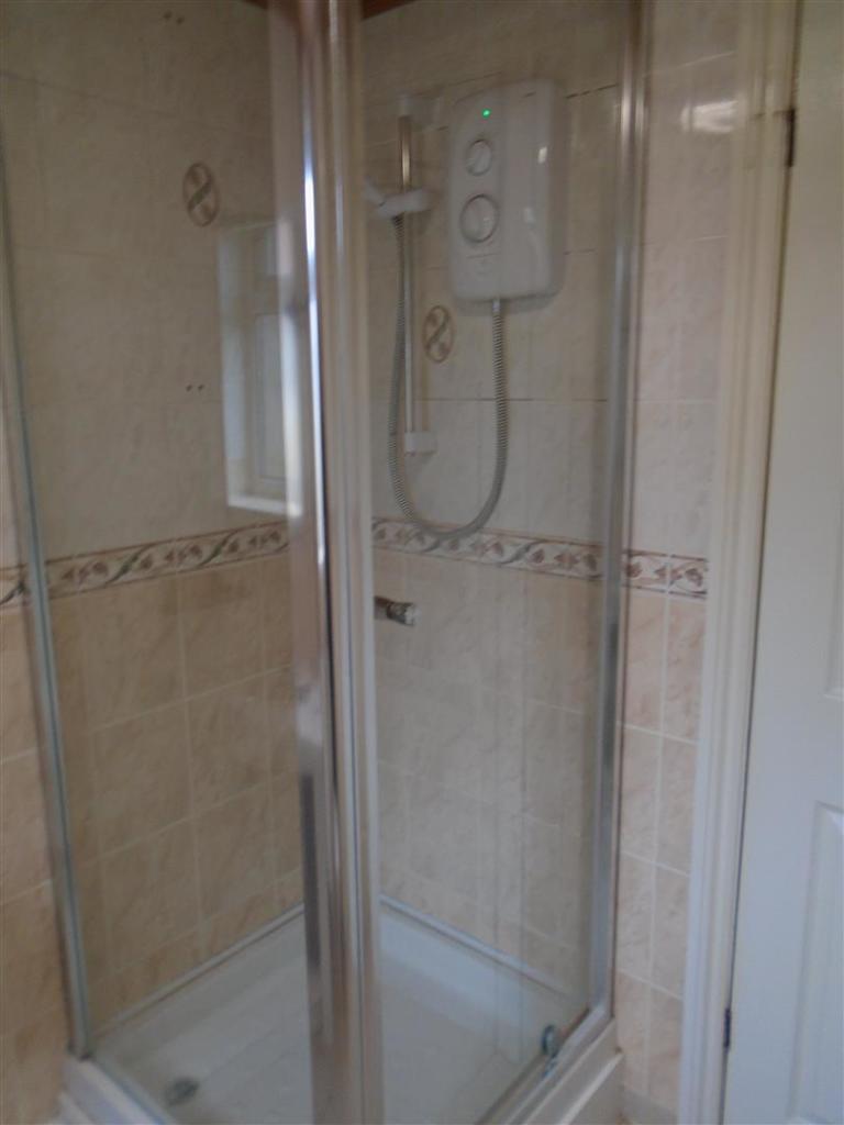 Shower room GF (1).JPG