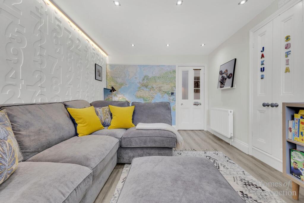 Family Room/Bedroom 5