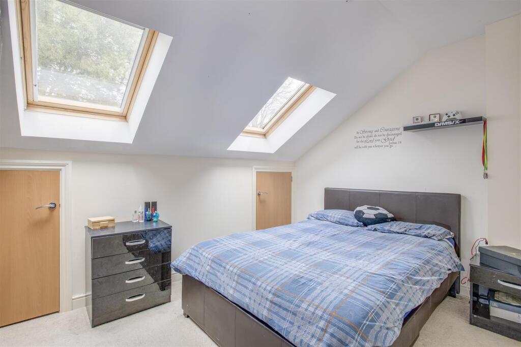 68 John North Close, HP11 1FQ-1.jpg