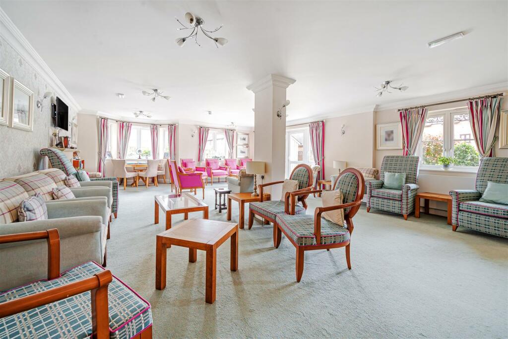 Owners Lounge.JPG