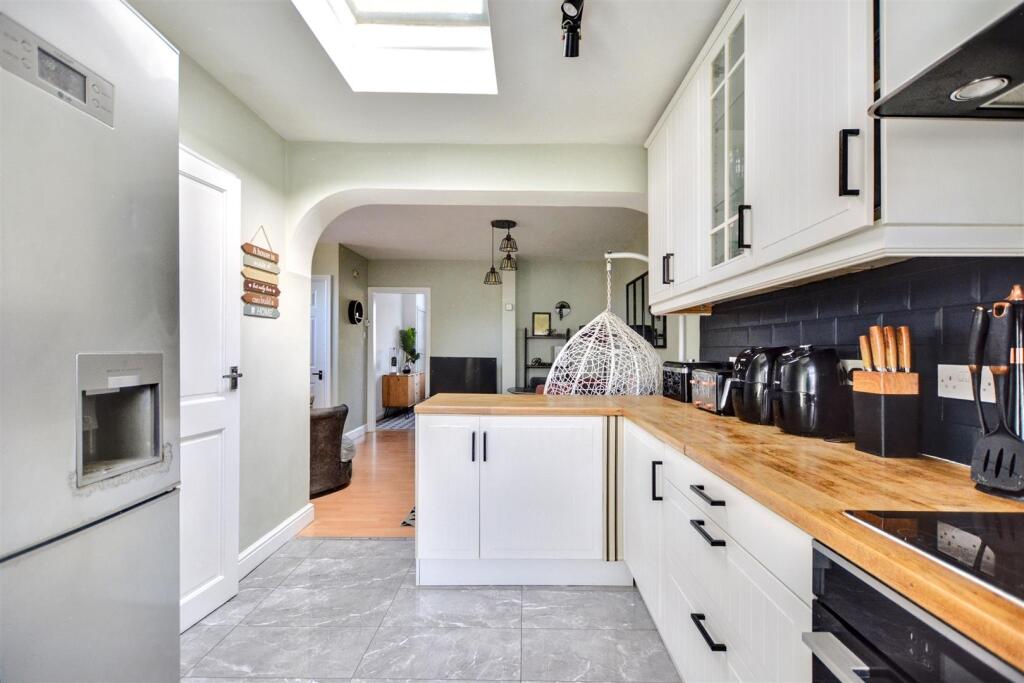 Kitchen_4.jpeg