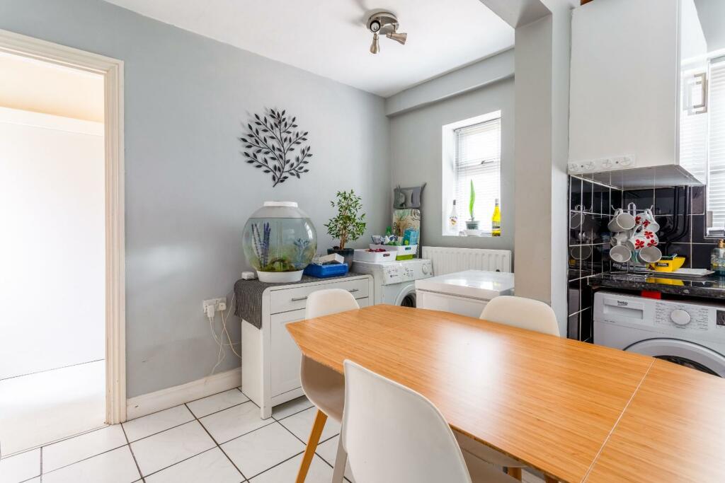 279 Carden Avenue-7.jpg