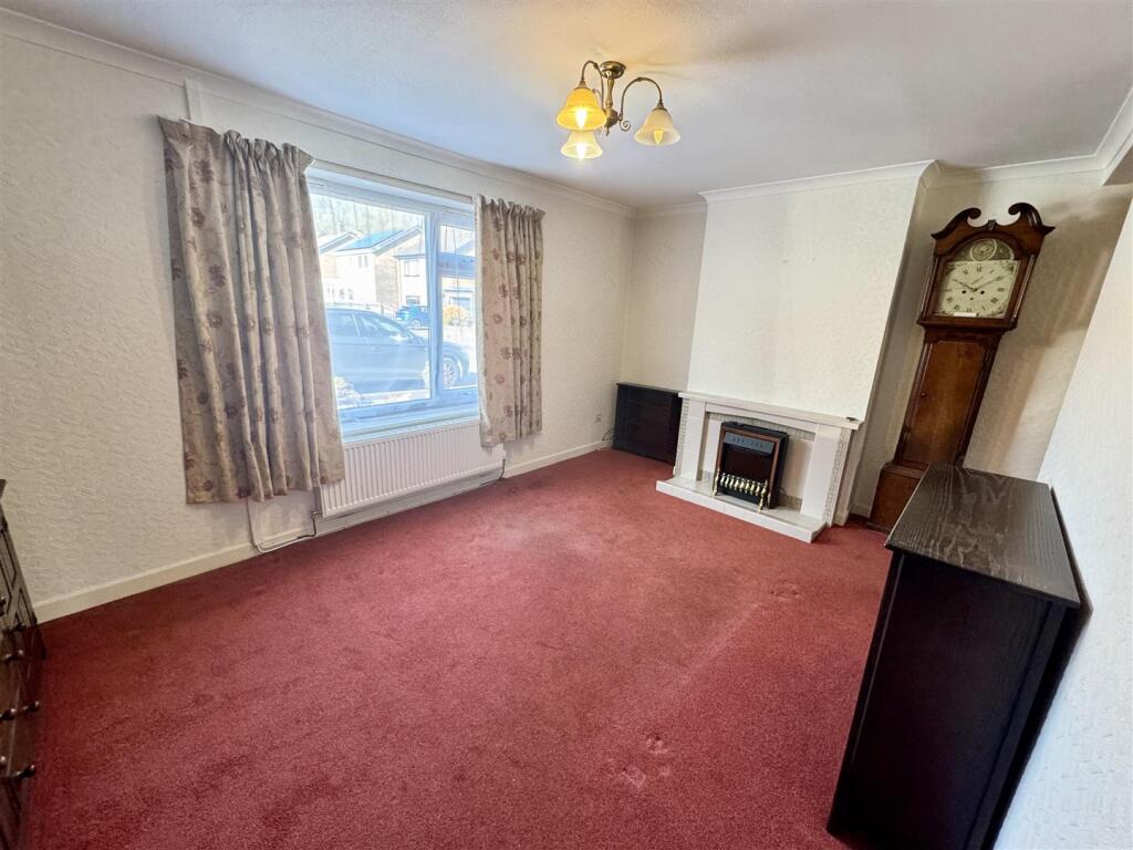 Rear recessed/ study area