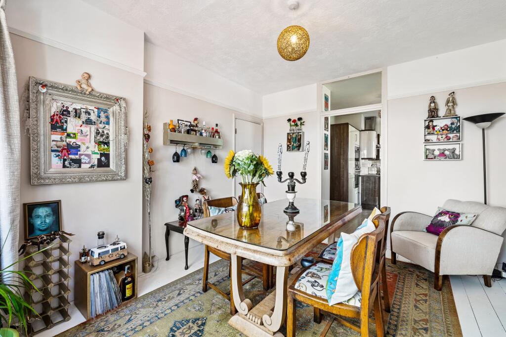 Dining/Bed 3