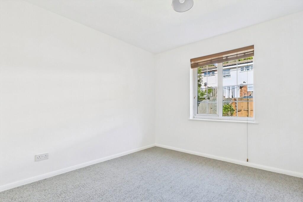 8604273e-CAM01085...