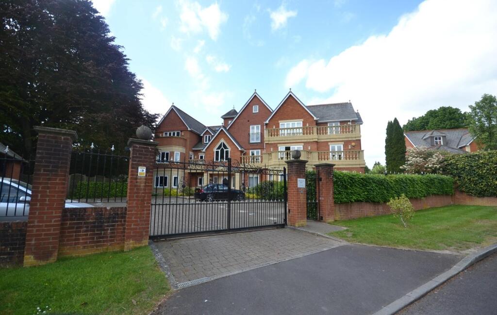 Dellwood Park, Caversham, Reading