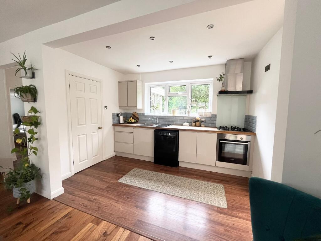 Kitchen room / Dining Room
